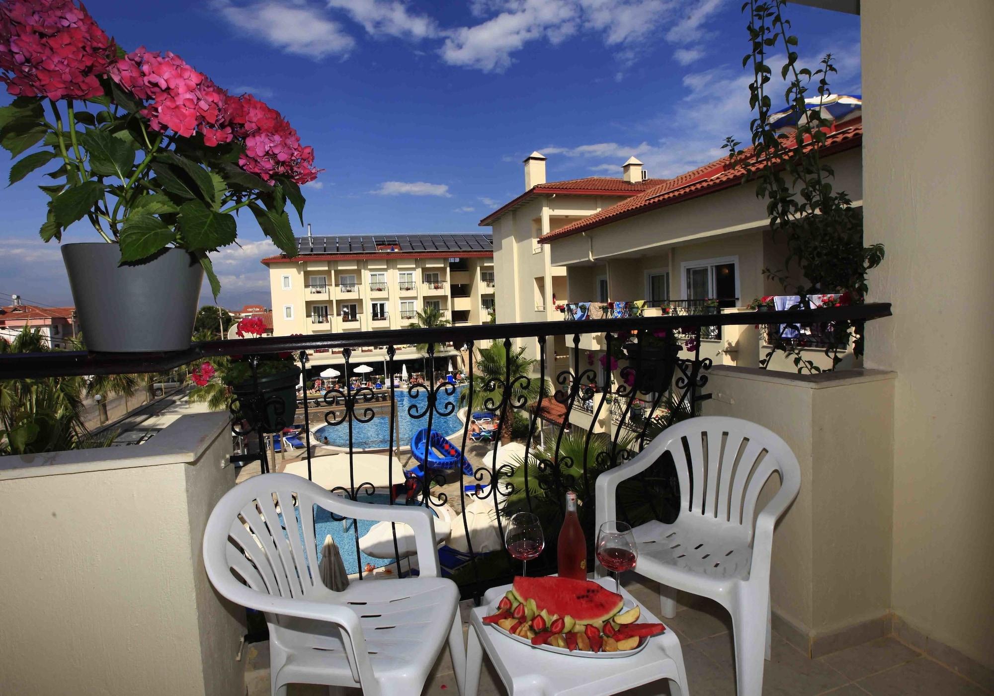Sun City Apartments & Hotel Side Exterior photo
