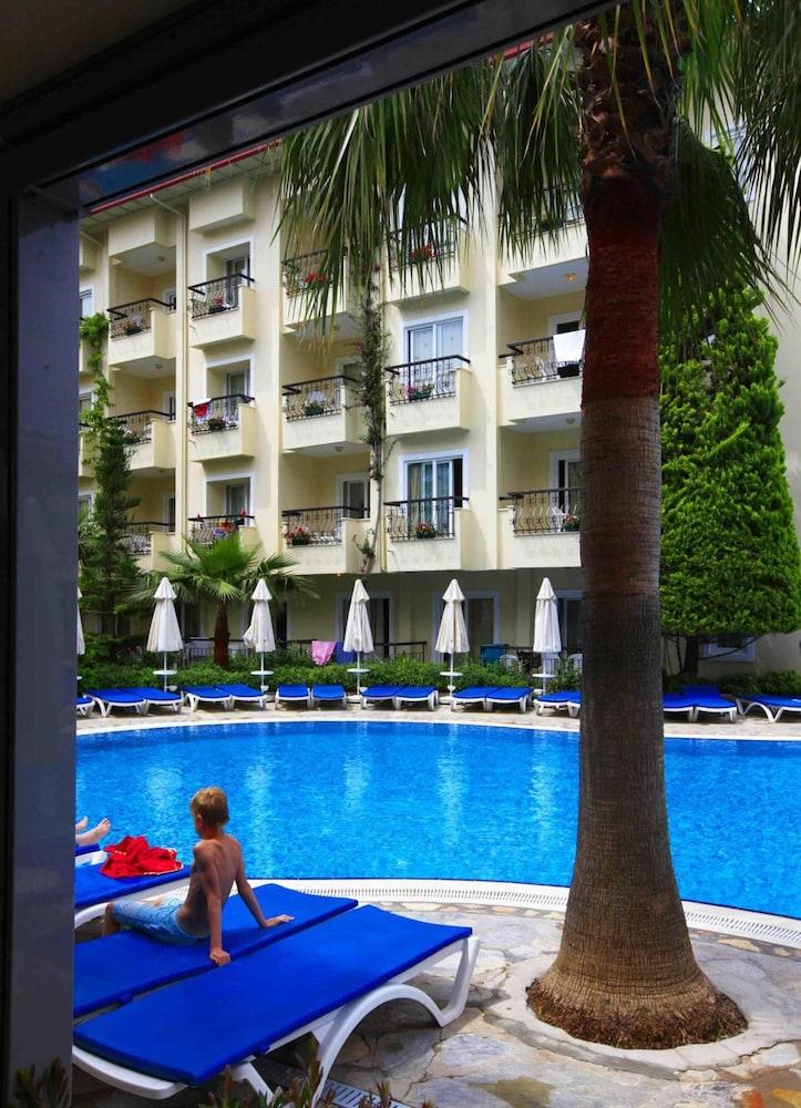 Sun City Apartments & Hotel Side Exterior photo